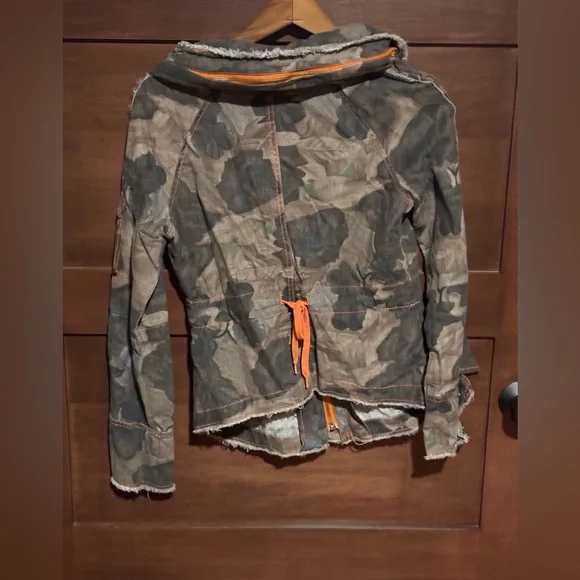 Zoompy Women's Camouflage Utility Jacket with Orange Trim 55% Linen 45%Cotton - Picture 5 of 5